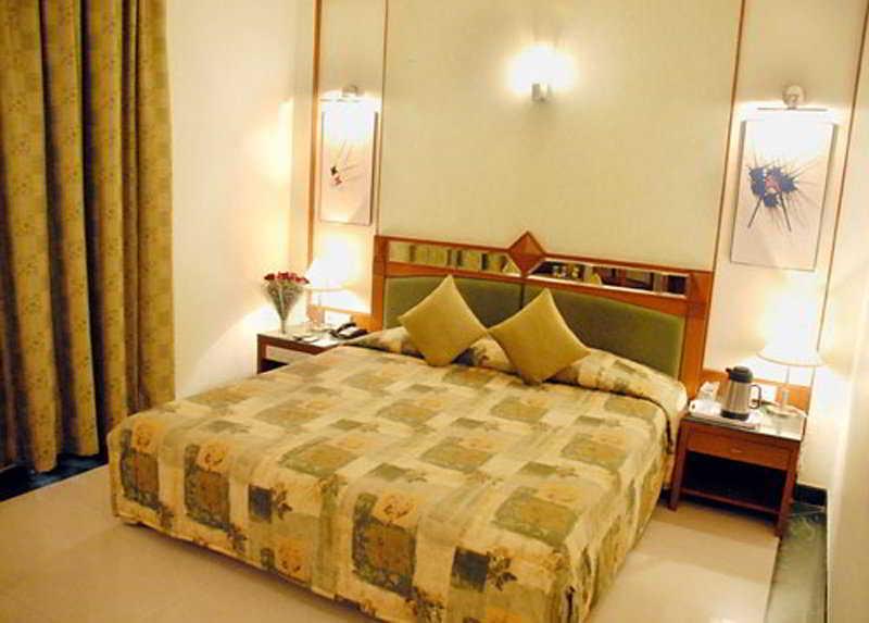 Hotel J P Cordial Bangalore Habitación foto
