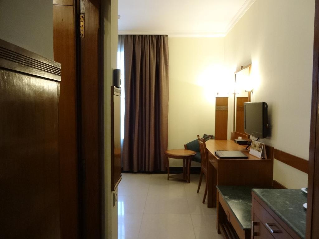 Hotel J P Cordial Bangalore Exterior foto