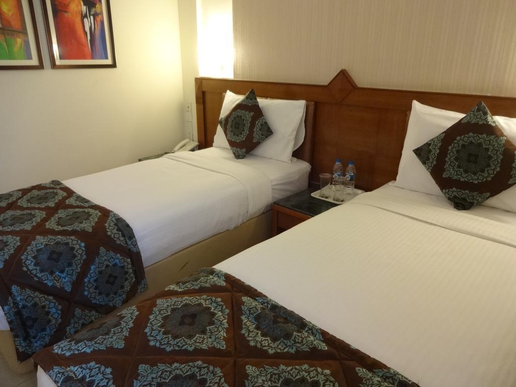 Hotel J P Cordial Bangalore Exterior foto