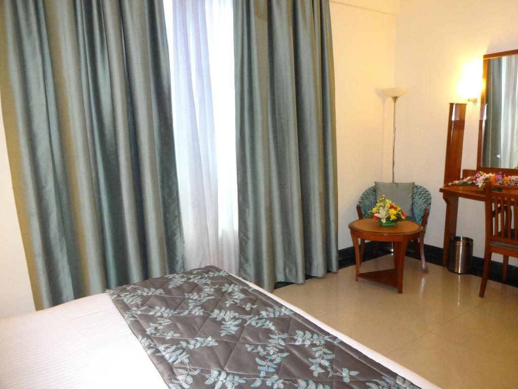 Hotel J P Cordial Bangalore Exterior foto